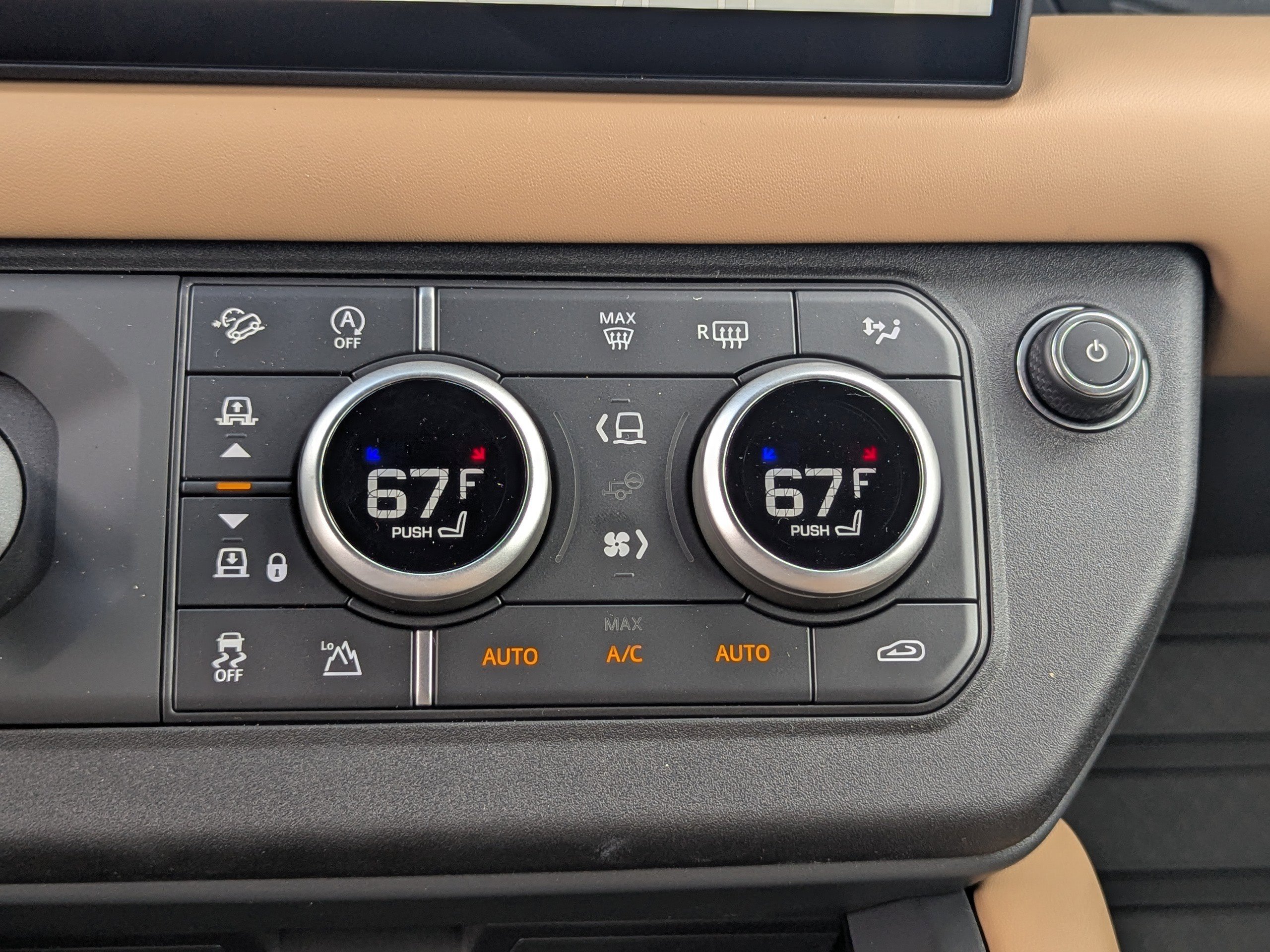 2025 Land Rover Defender 130 S photo 27
