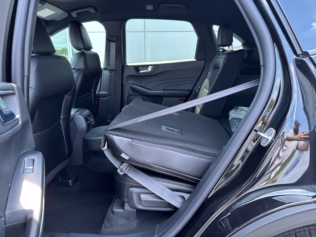 2025 Ford Escape ST-Line photo 23