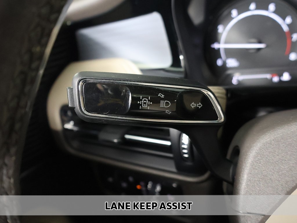 2020 Lincoln Corsair Standard photo 4