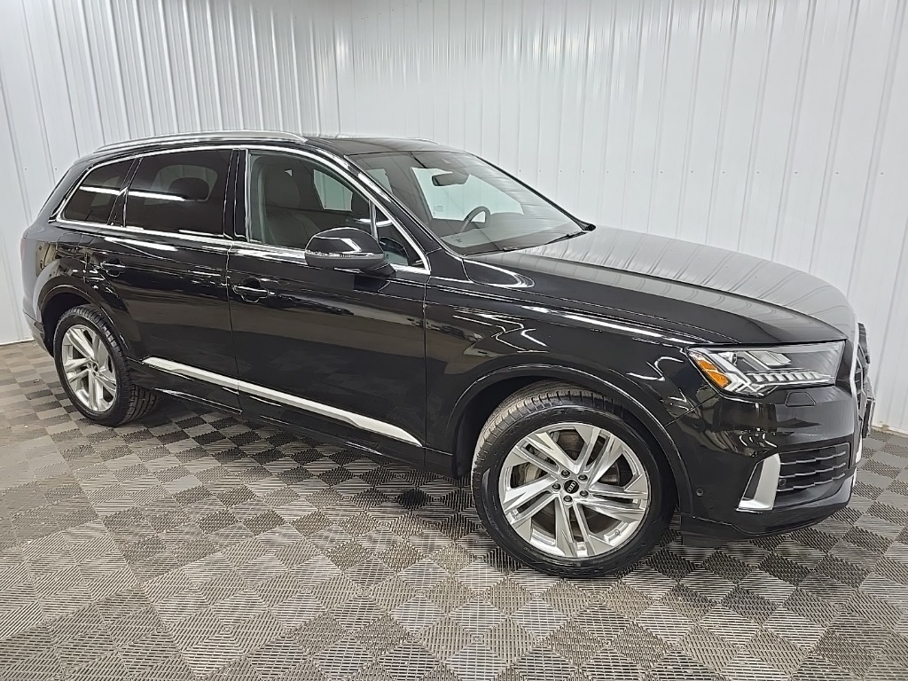 2023 Audi Q7 Premium Plus's photo