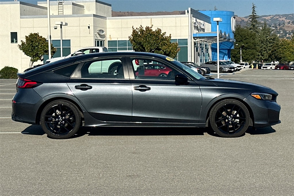 2025 Honda Civic Sport Hatchback photo 2