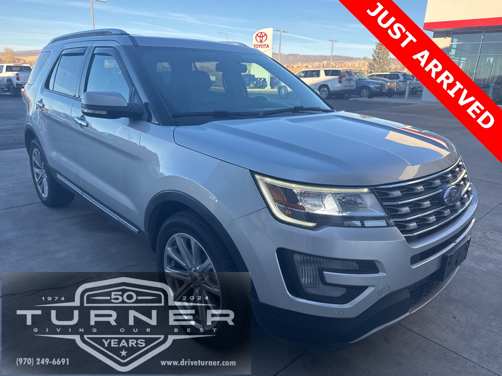 2017 Ford Explorer Limited's photo