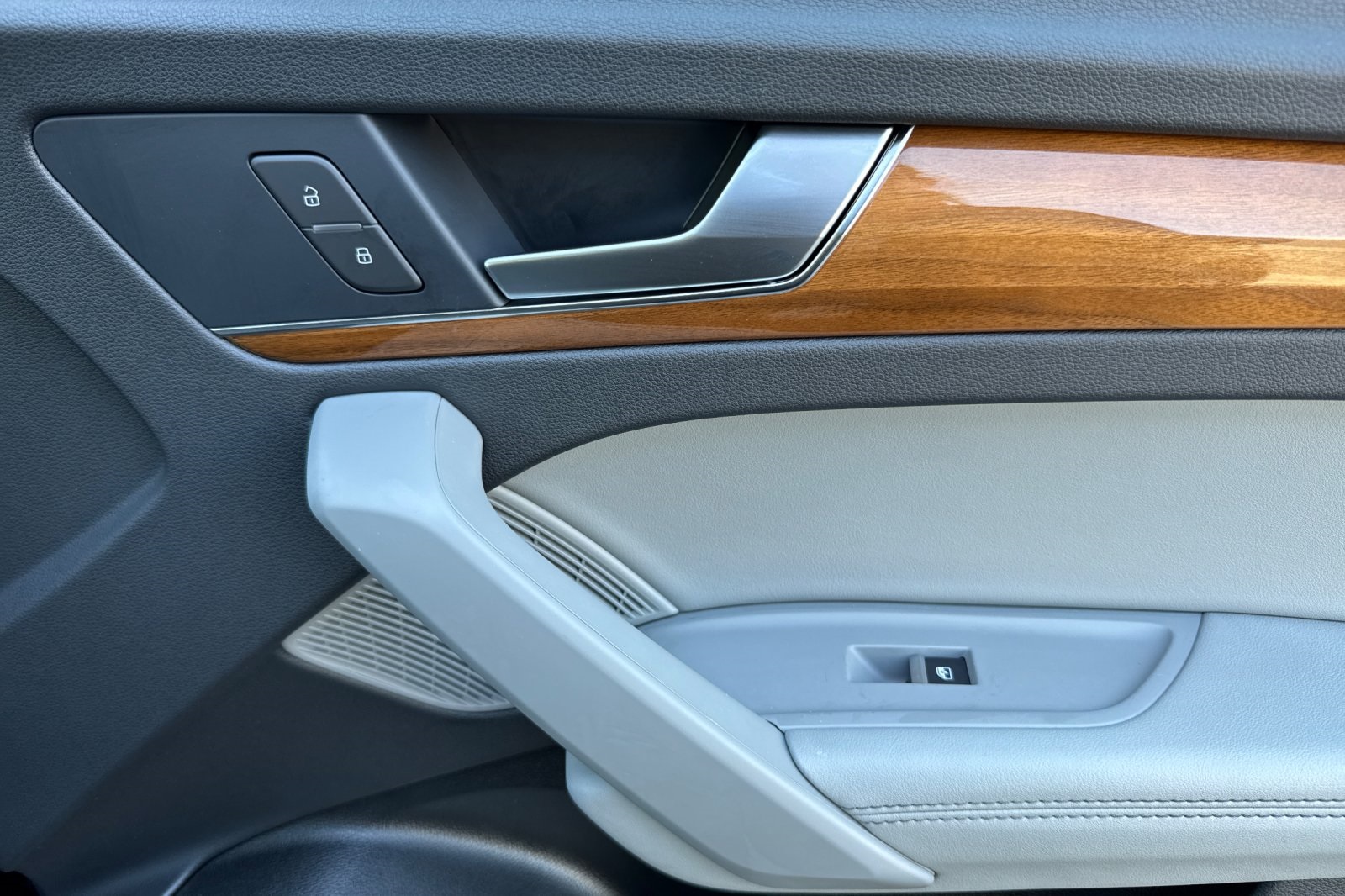 2024 Audi Q5 40 Premium Plus photo 16
