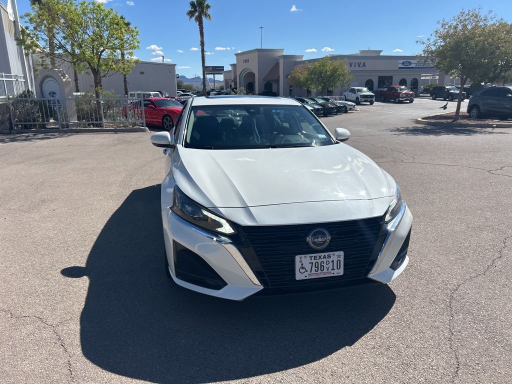 2023 Nissan Altima 2.5 SV photo 4