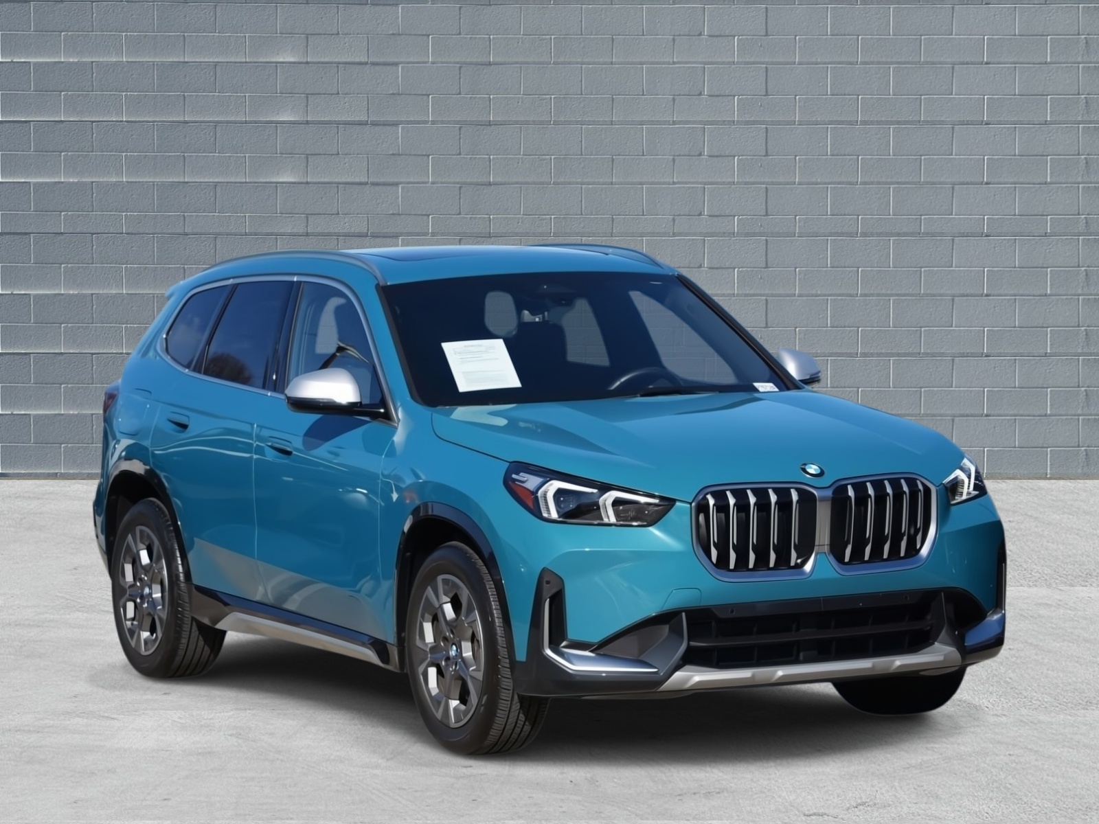 2023 BMW X1 28i's photo