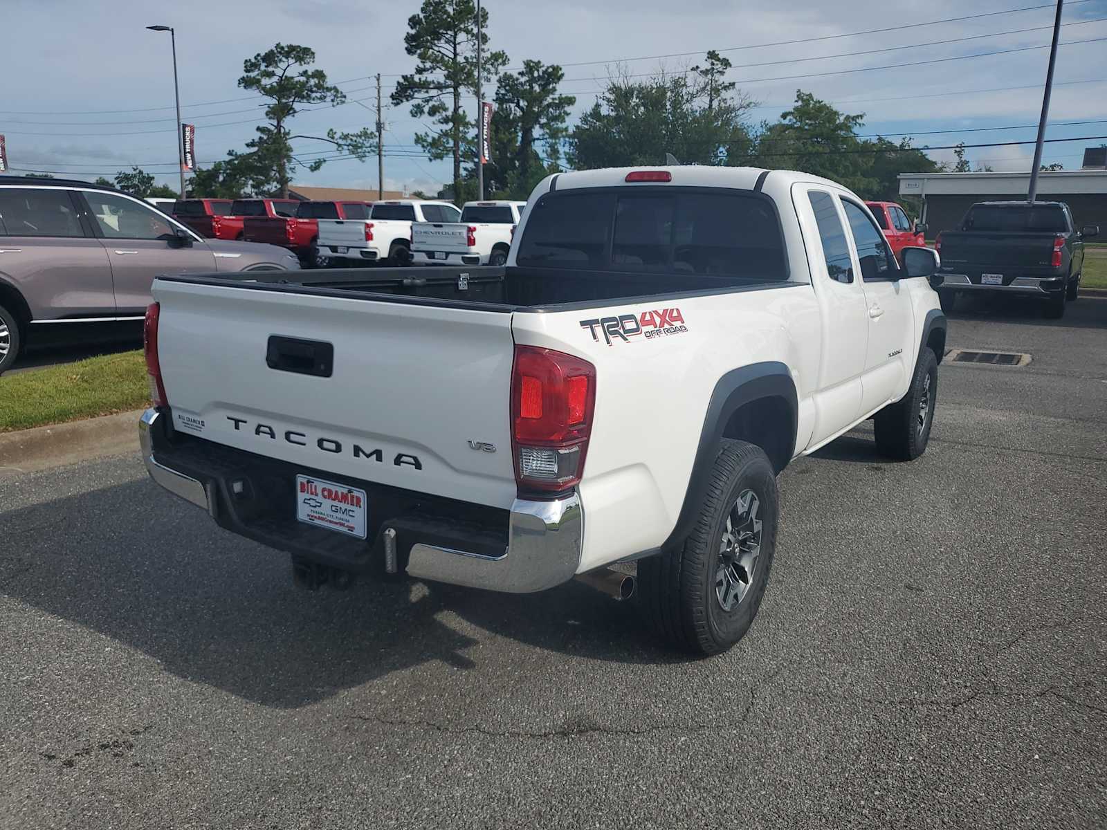 2017 Toyota Tacoma SR5 photo 6