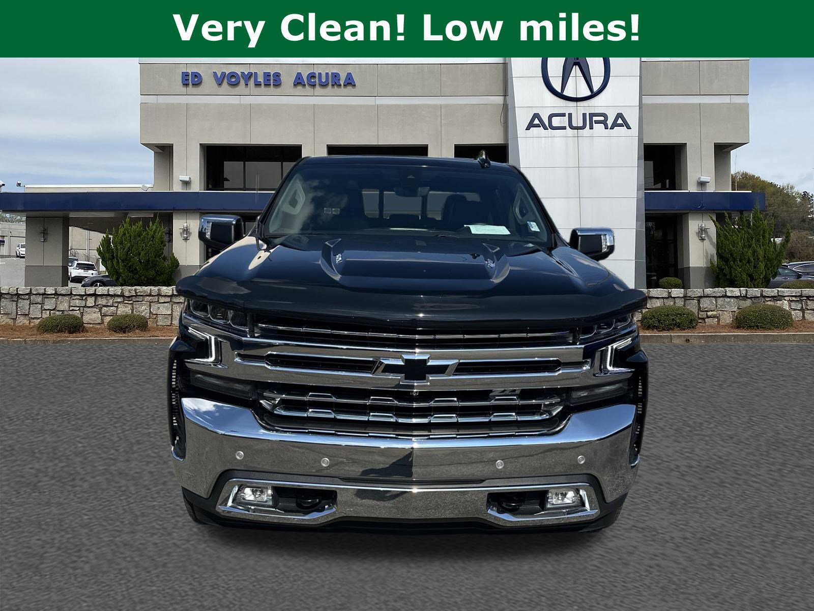 2022 Chevrolet Silverado 1500 LTZ photo 2