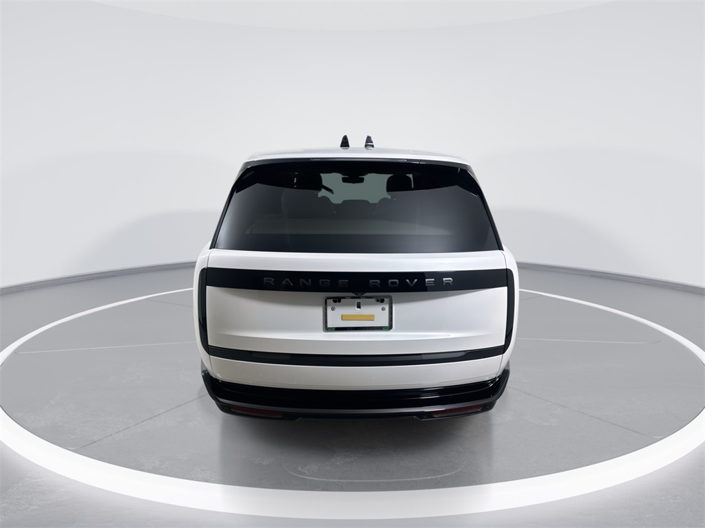 2025 Land Rover Range Rover SE photo 6
