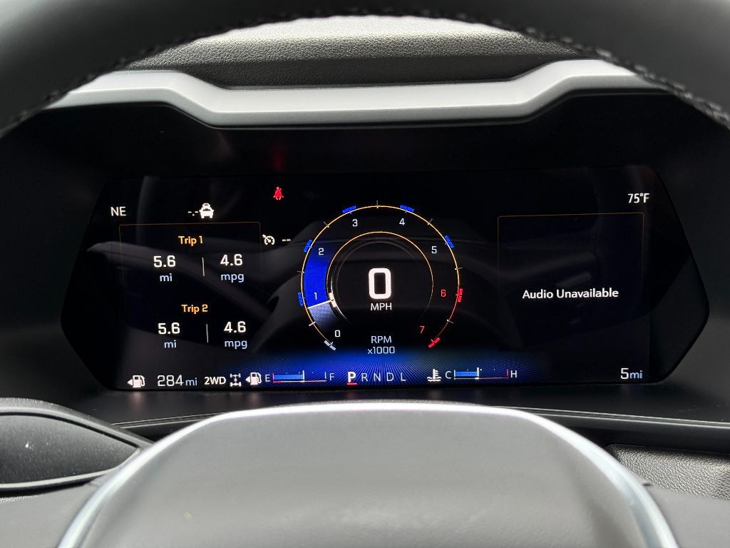 2025 Chevrolet Colorado Trail Boss photo 2