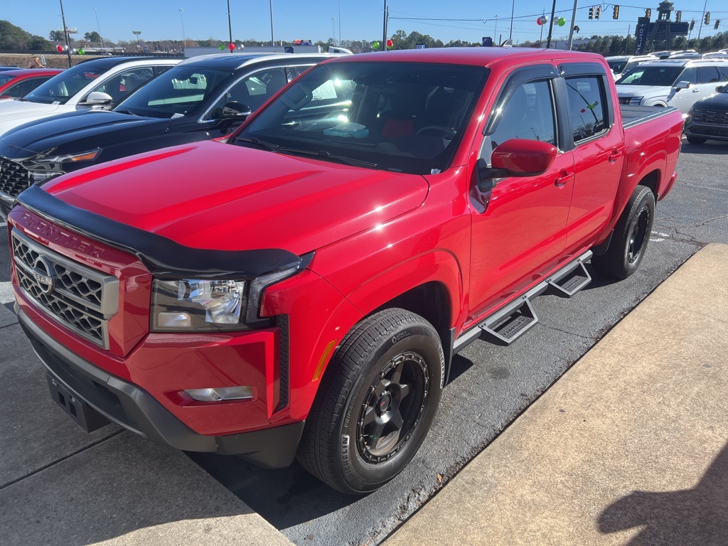 2022 Nissan Frontier SV's photo