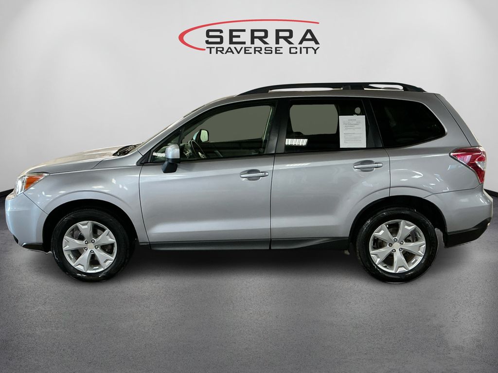 2016 Subaru Forester 2.5i Premium photo 8