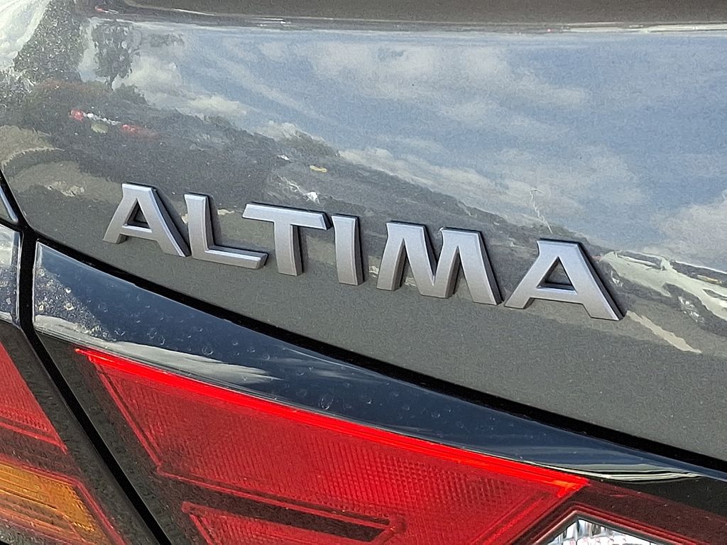 2025 Nissan Altima 2.5 SR photo 11