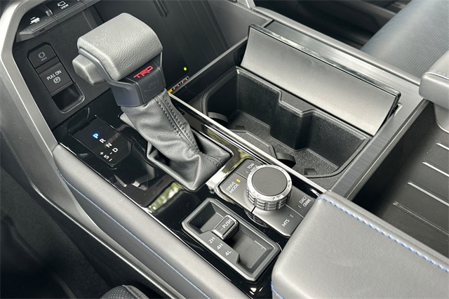 2025 Toyota Sequoia Platinum photo 24