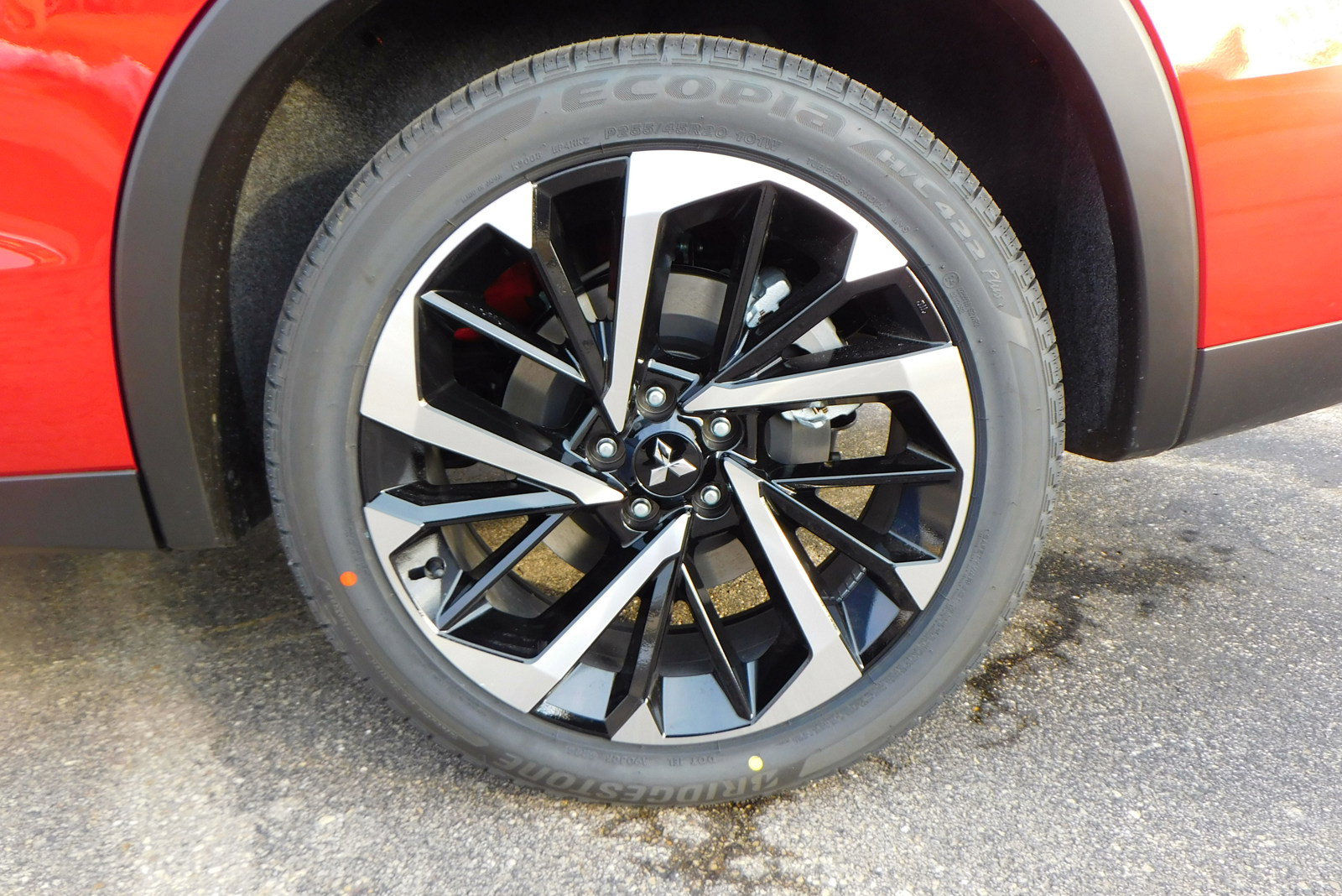 2025 Mitsubishi Outlander PHEV SE photo 4