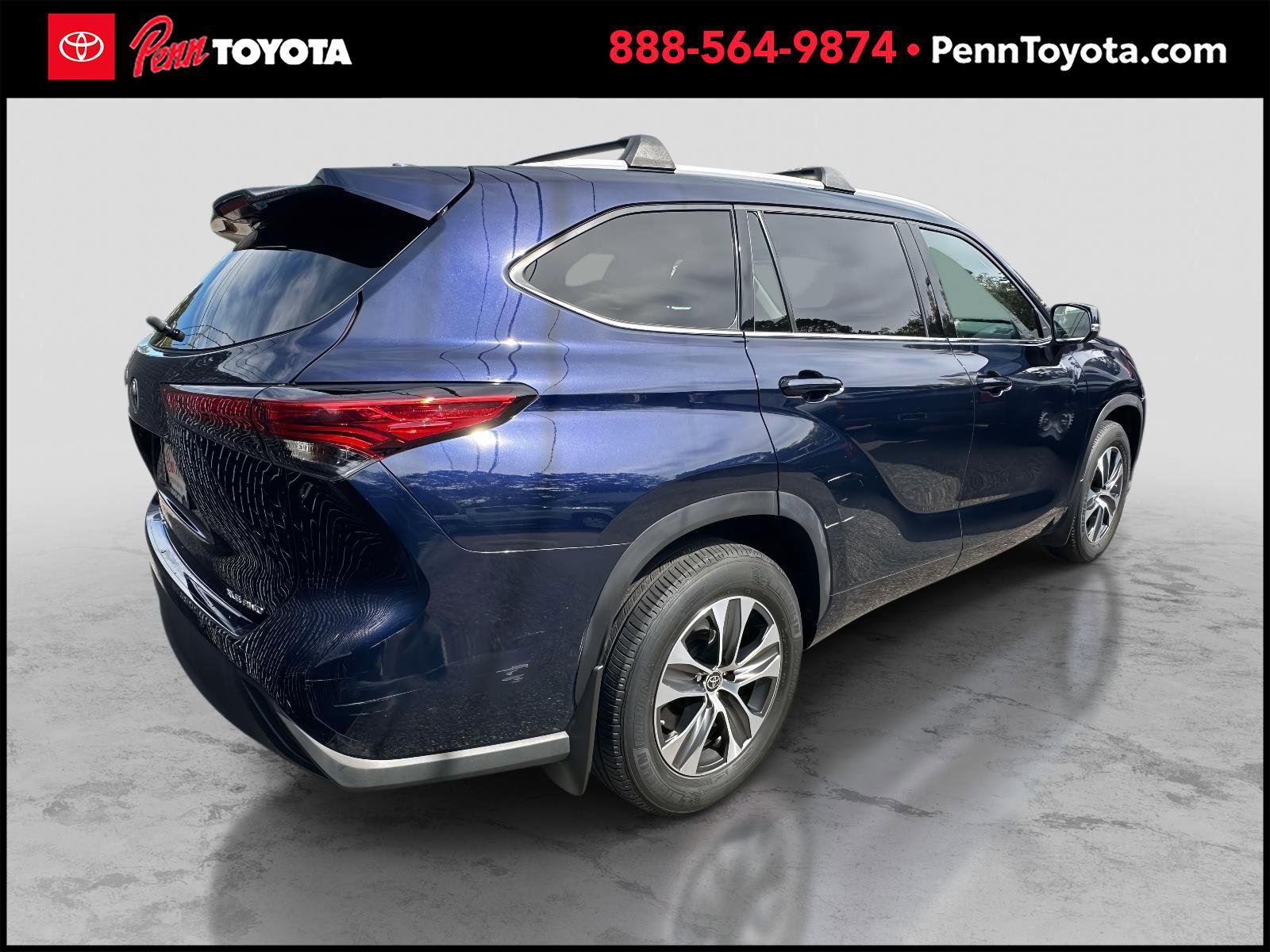 2022 Toyota Highlander XLE photo 3