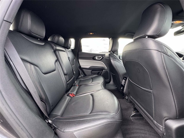 2023 Jeep Compass Limited photo 2