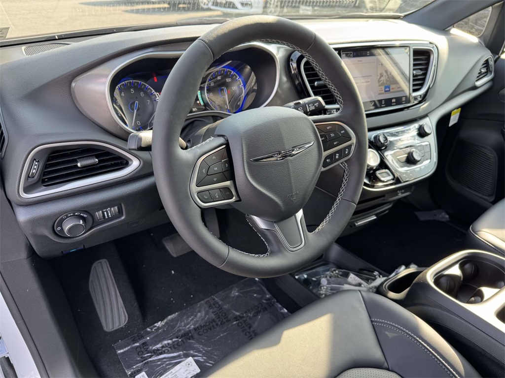 2026 Chrysler Voyager LX photo 2