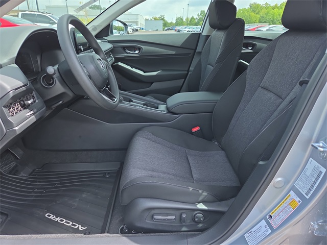 2025 Honda Accord SE photo 3