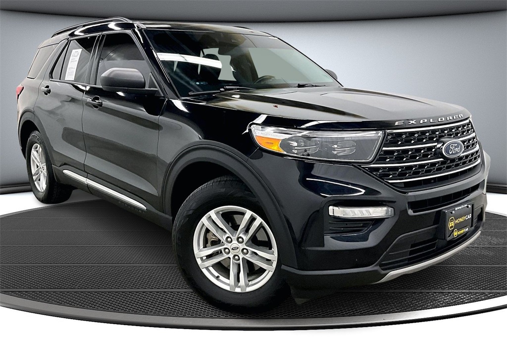 2021 Ford Explorer XLT's photo