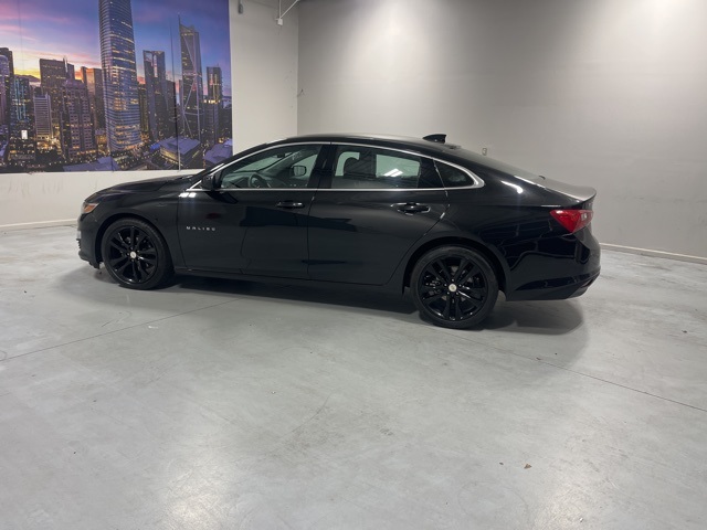 2024 Chevrolet Malibu 1LT photo 2