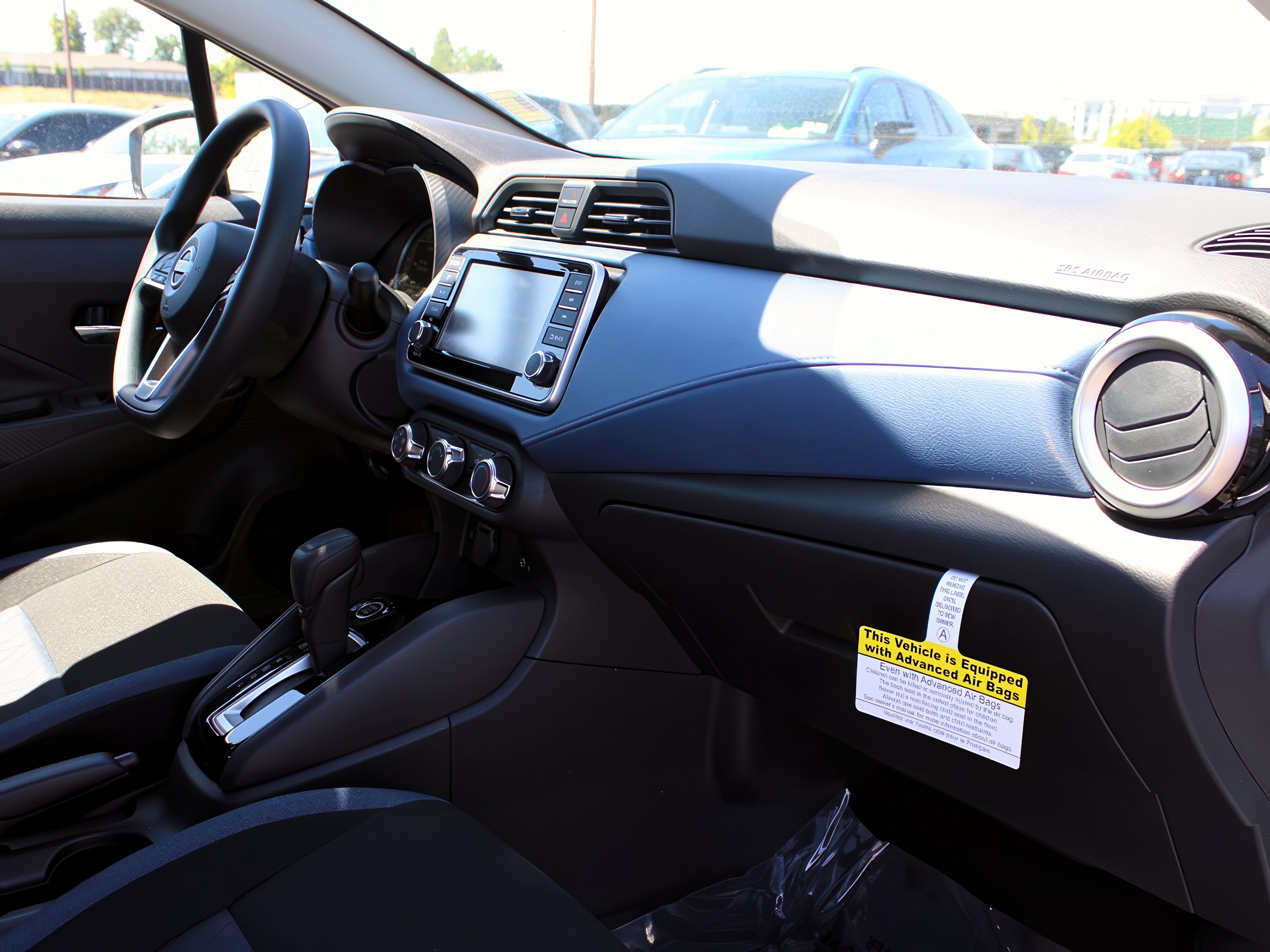 2025 Nissan Versa SV photo 21