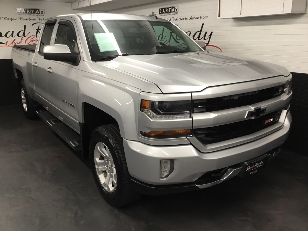 2016 Chevrolet Silverado 1500 LT photo 2