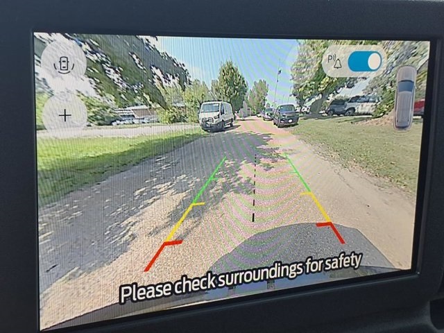 2025 Ford Explorer photo 3