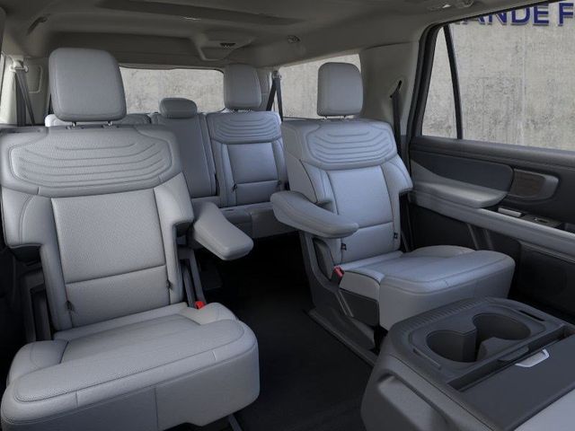 2025 Ford Expedition Platinum MAX photo 9