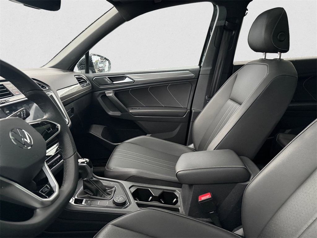 2022 Volkswagen Tiguan SE R-Line Black photo 4