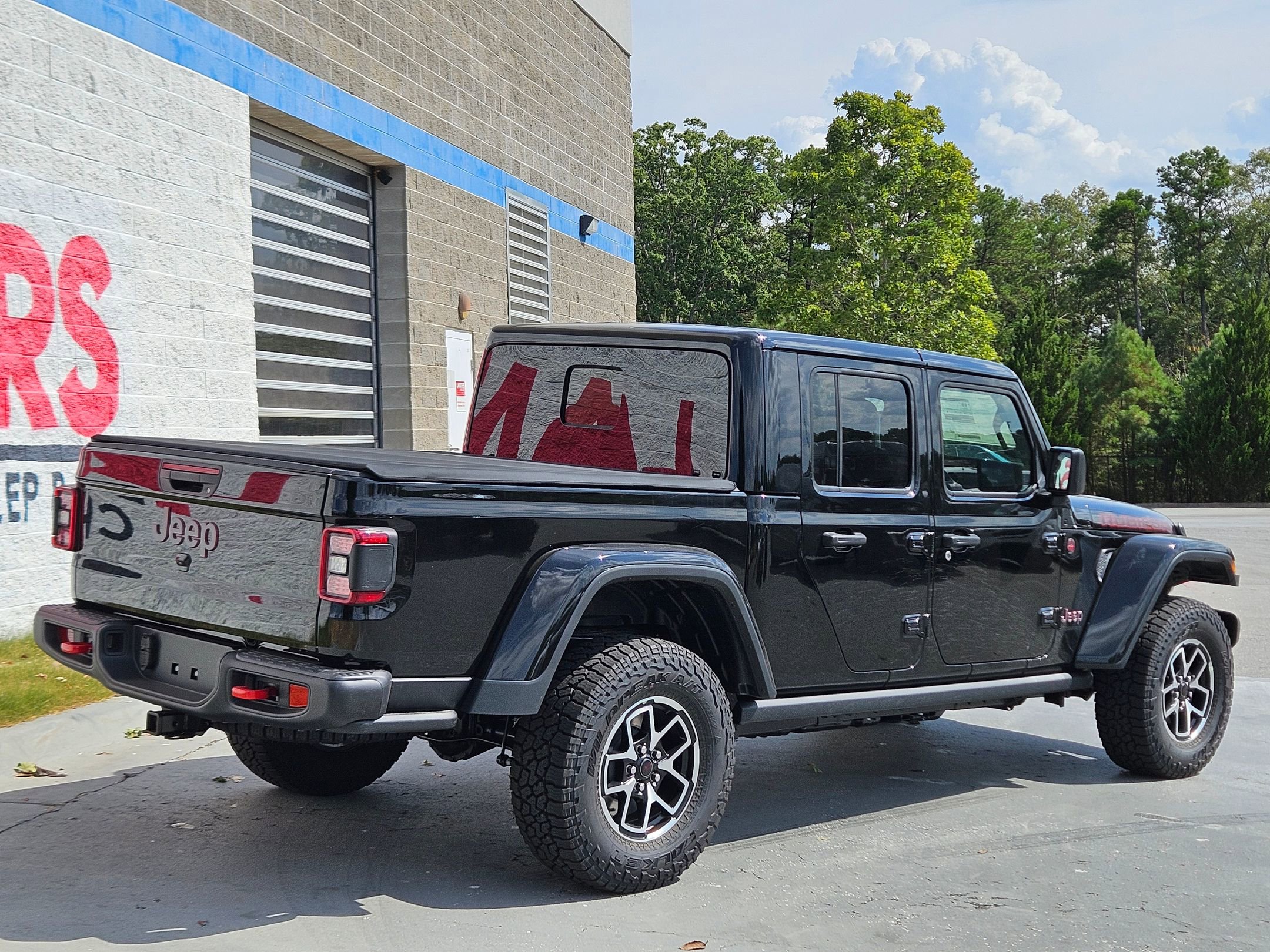 2025 Jeep Gladiator Rubicon photo 7