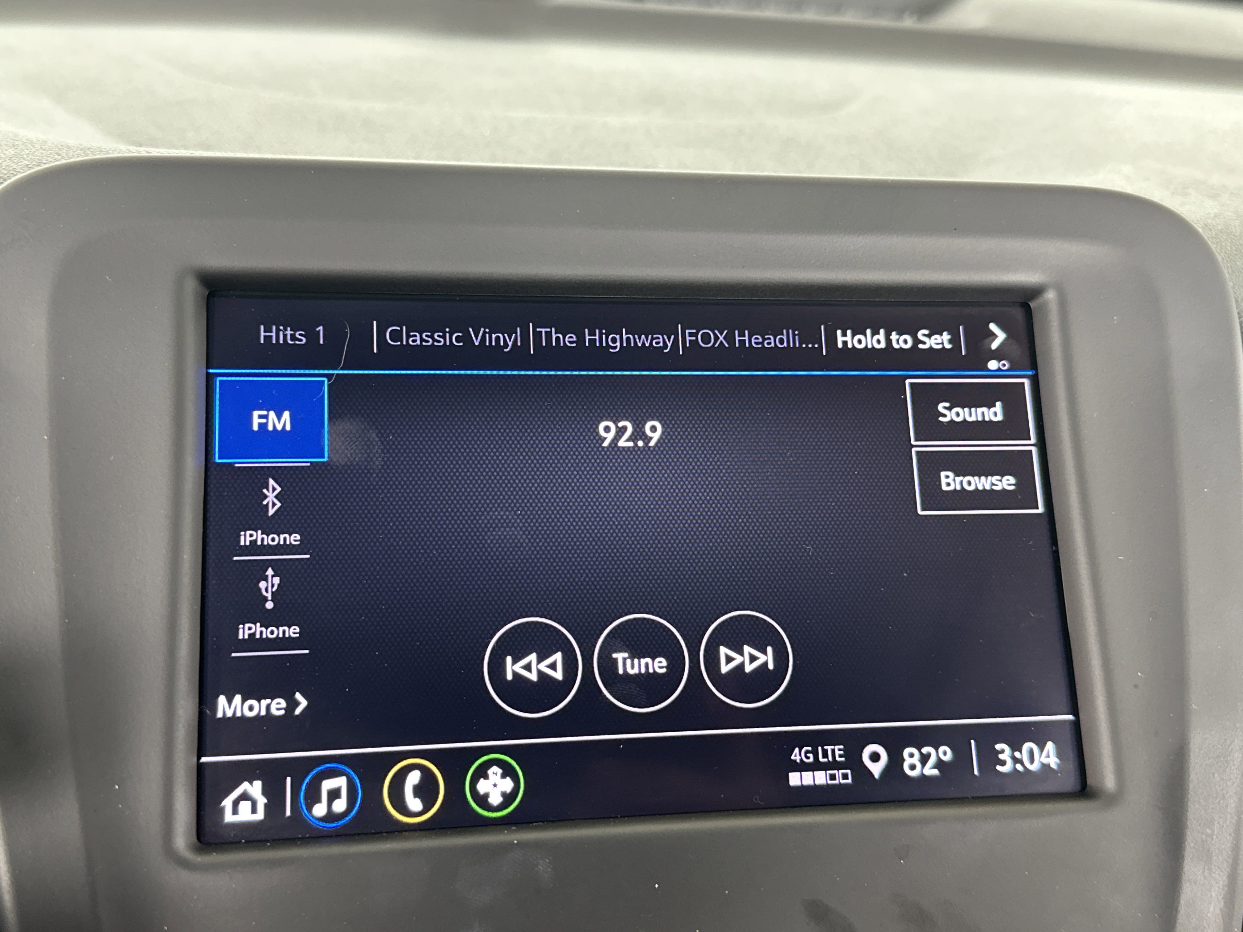 2022 Chevrolet Equinox LT photo 3