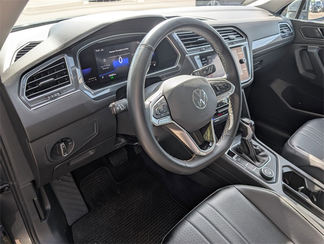 2022 Volkswagen Tiguan SE photo 9