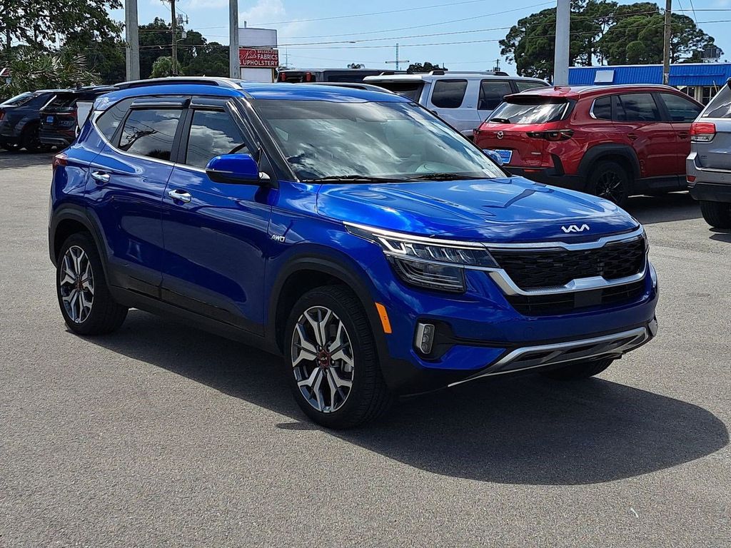 2023 Kia Seltos SX photo 3