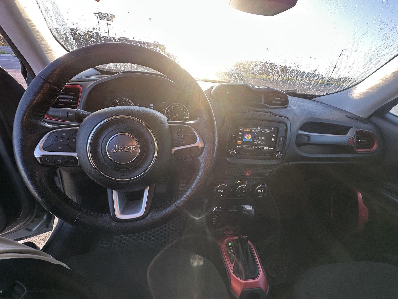 2016 Jeep Renegade Trailhawk photo 9
