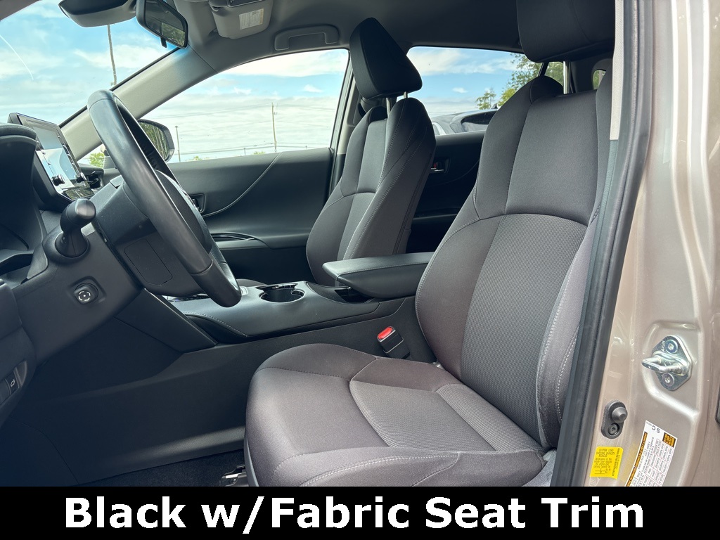 2022 Toyota Venza LE photo 4