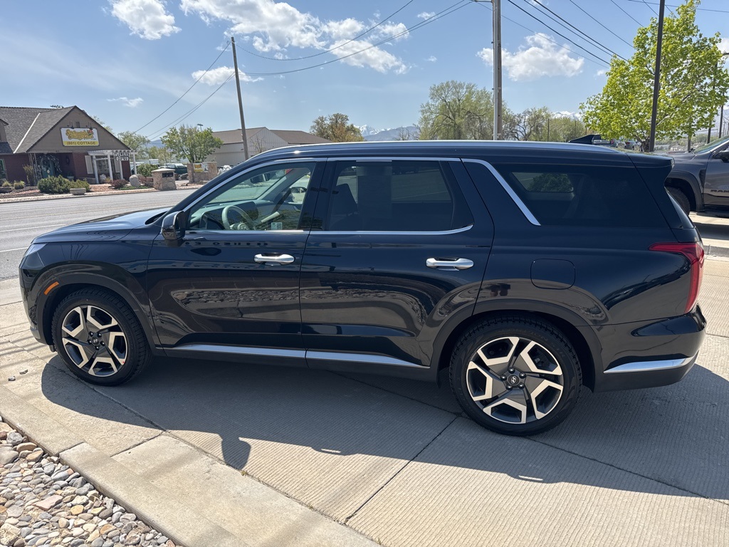 2024 Hyundai Palisade Limited photo 3