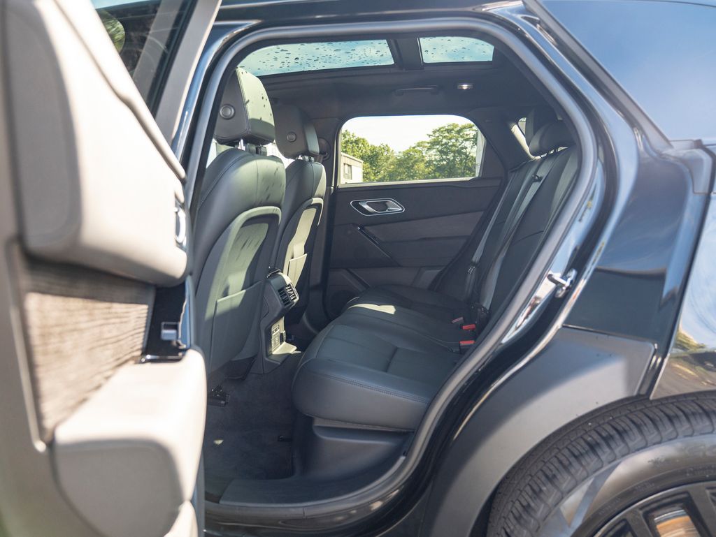 2025 Land Rover Range Rover Velar SE photo 26