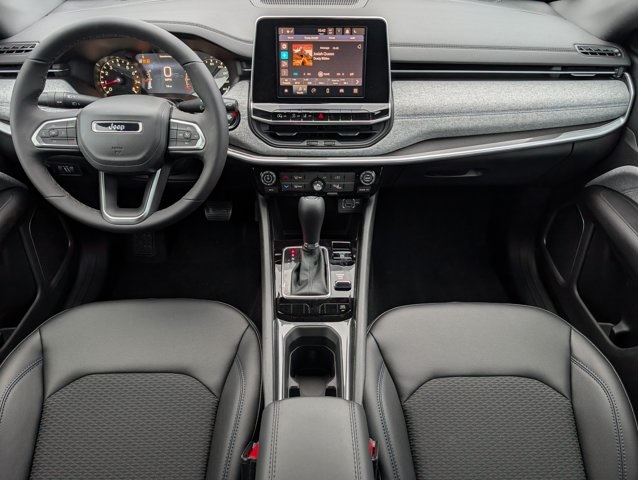 2026 Jeep Compass Latitude photo 4