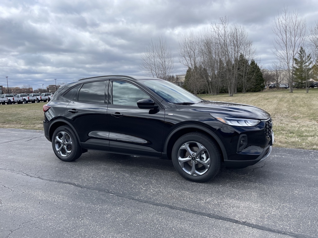 2025 Ford Escape ST-Line Select photo 2