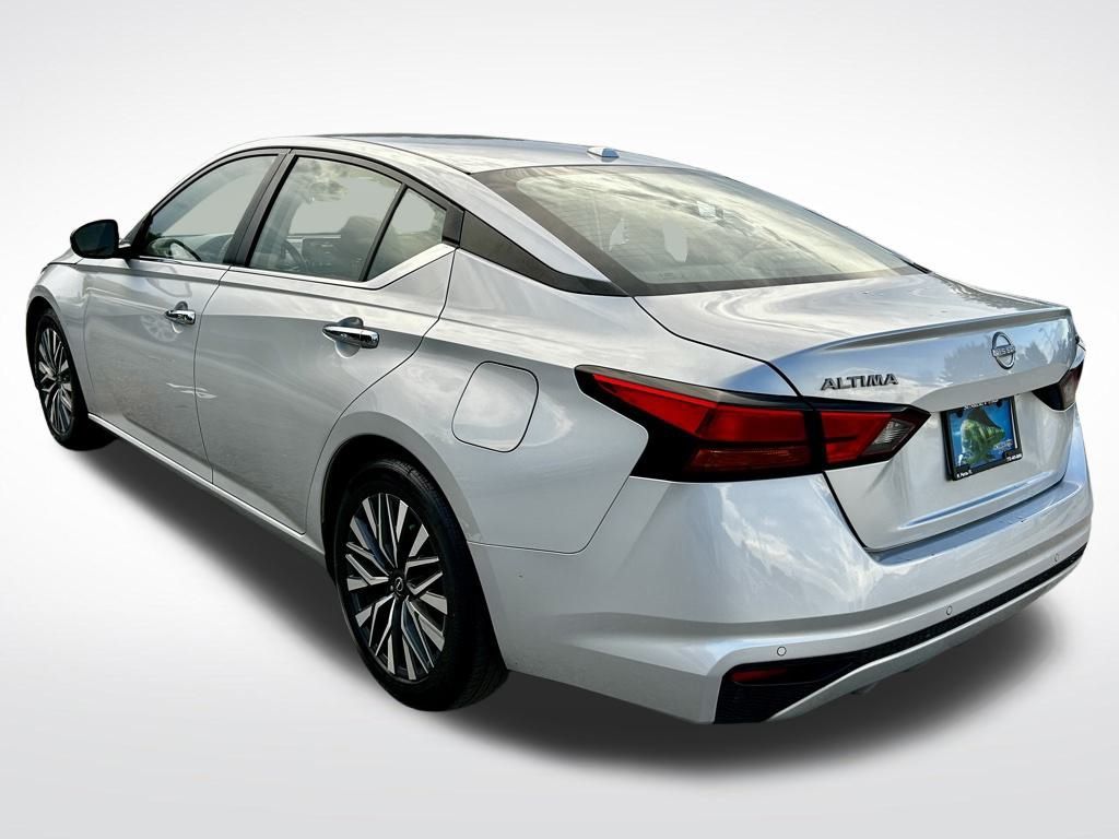 2023 Nissan Altima 2.5 SV photo 4