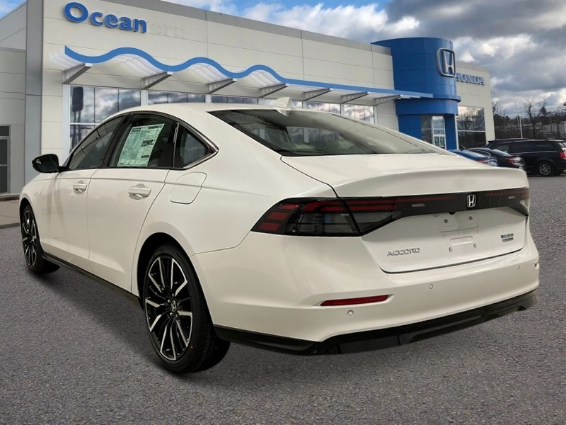 2025 Honda Accord Hybrid Touring photo 2