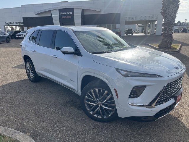 2026 Buick Enclave Avenir's photo