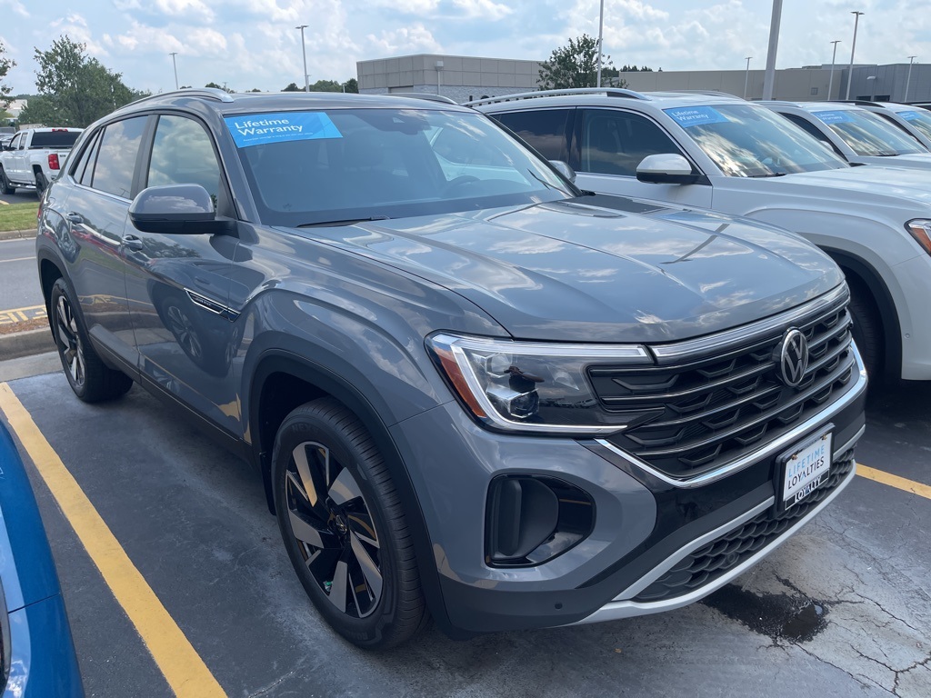 2026 Volkswagen Atlas Cross Sport SE Technology photo 3