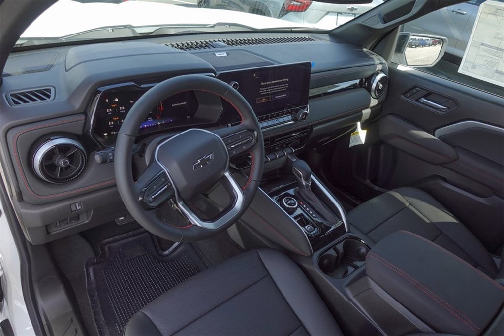2025 Chevrolet Colorado Z71 photo 10