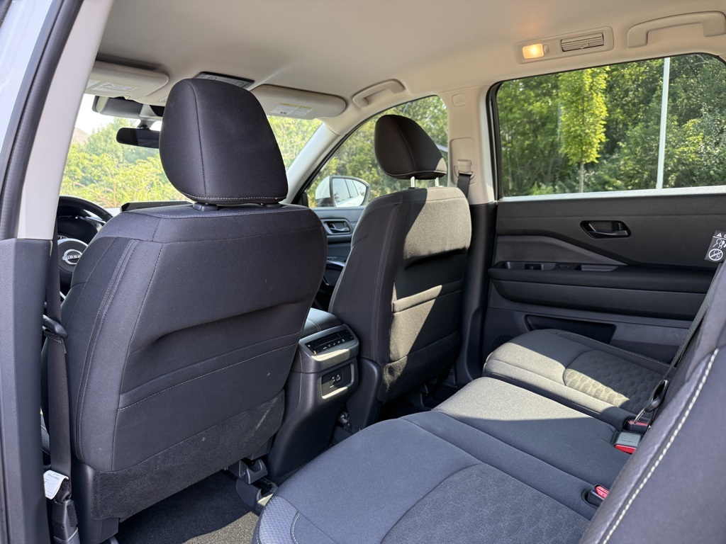 2025 Nissan Pathfinder SV photo 22