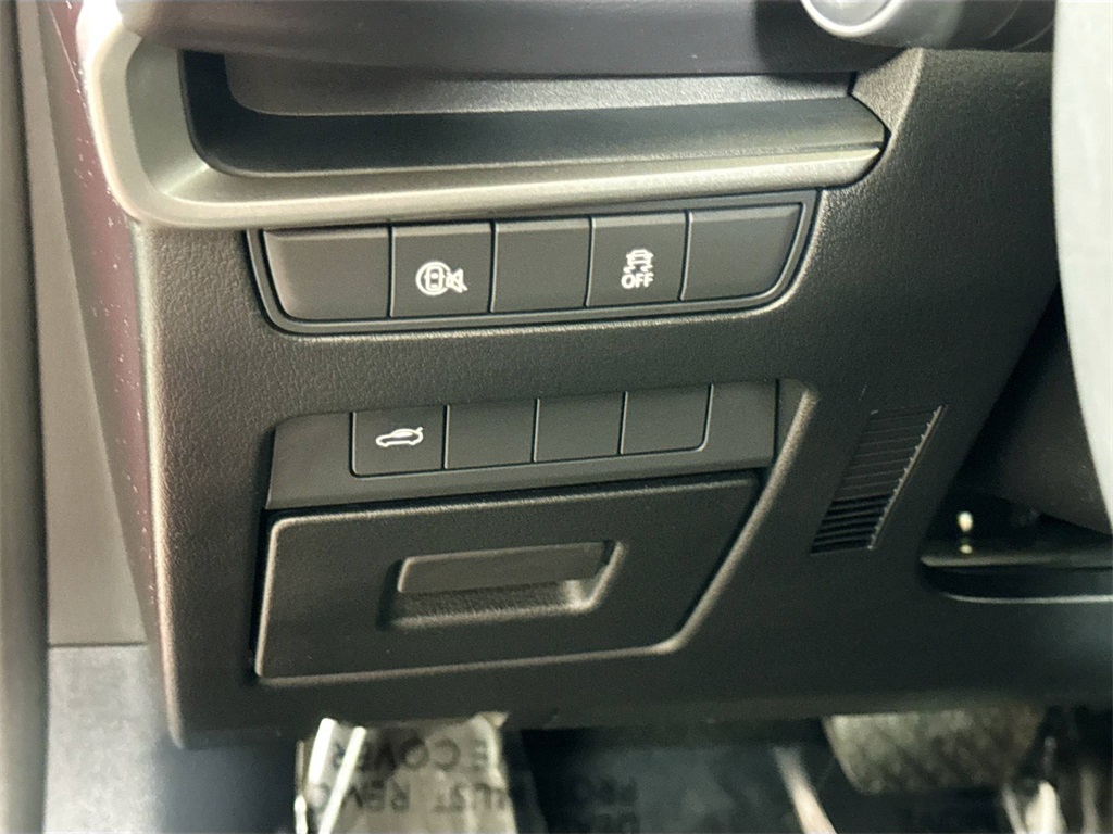 2024 Mazda Mazda3 2.5 Select Sport photo 40
