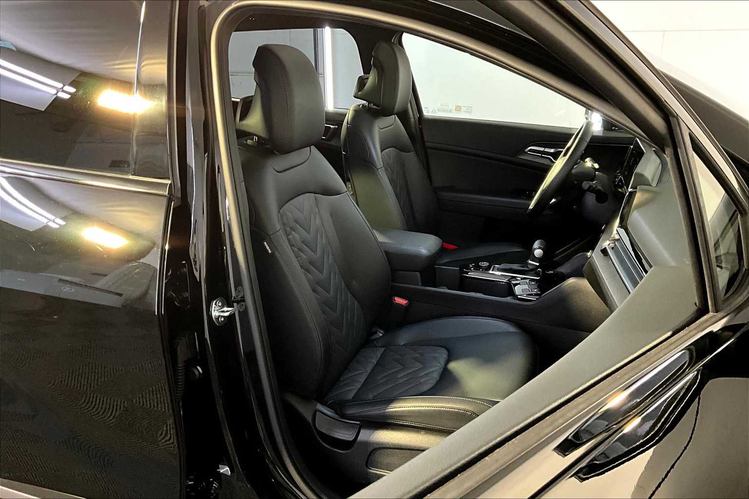 2024 Kia Sportage X-Line photo 7