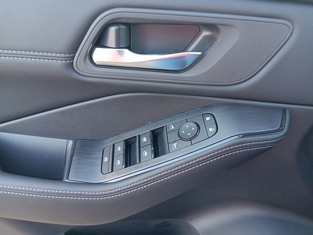 2026 Nissan Rogue SV photo 11