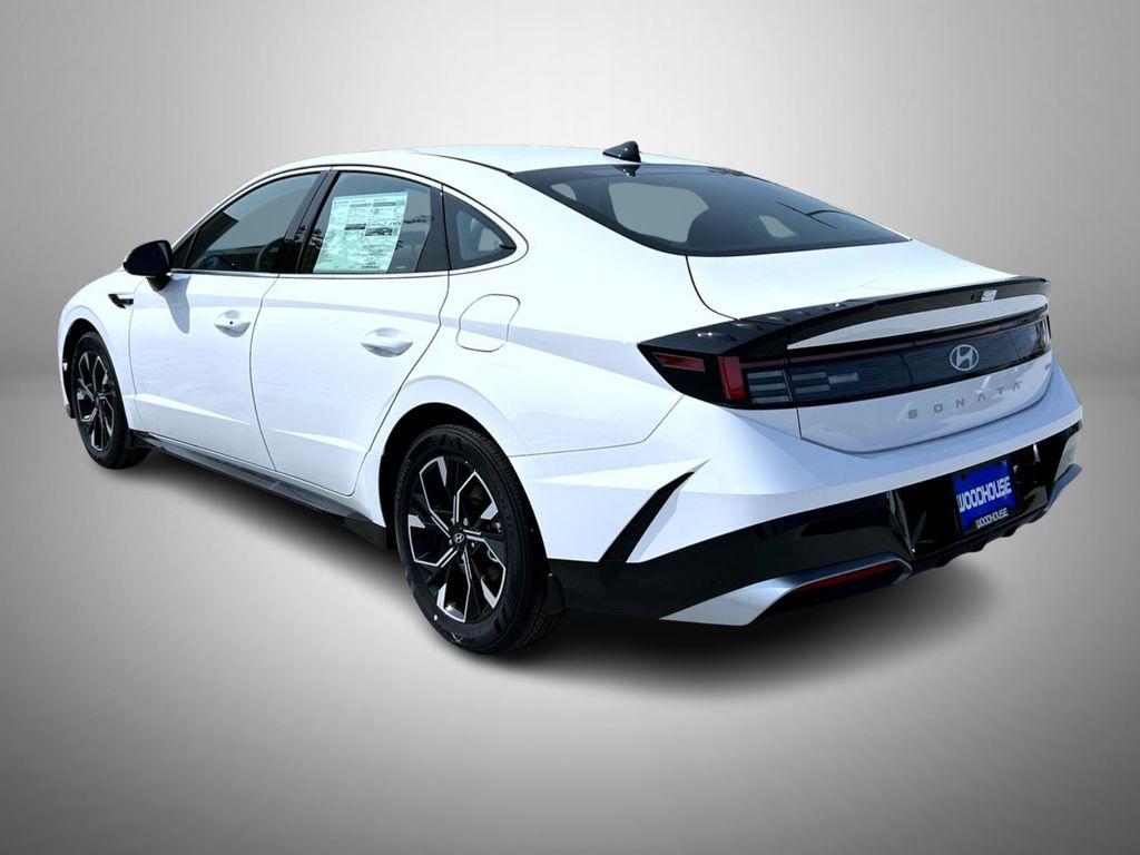 2025 Hyundai Sonata SEL photo 7