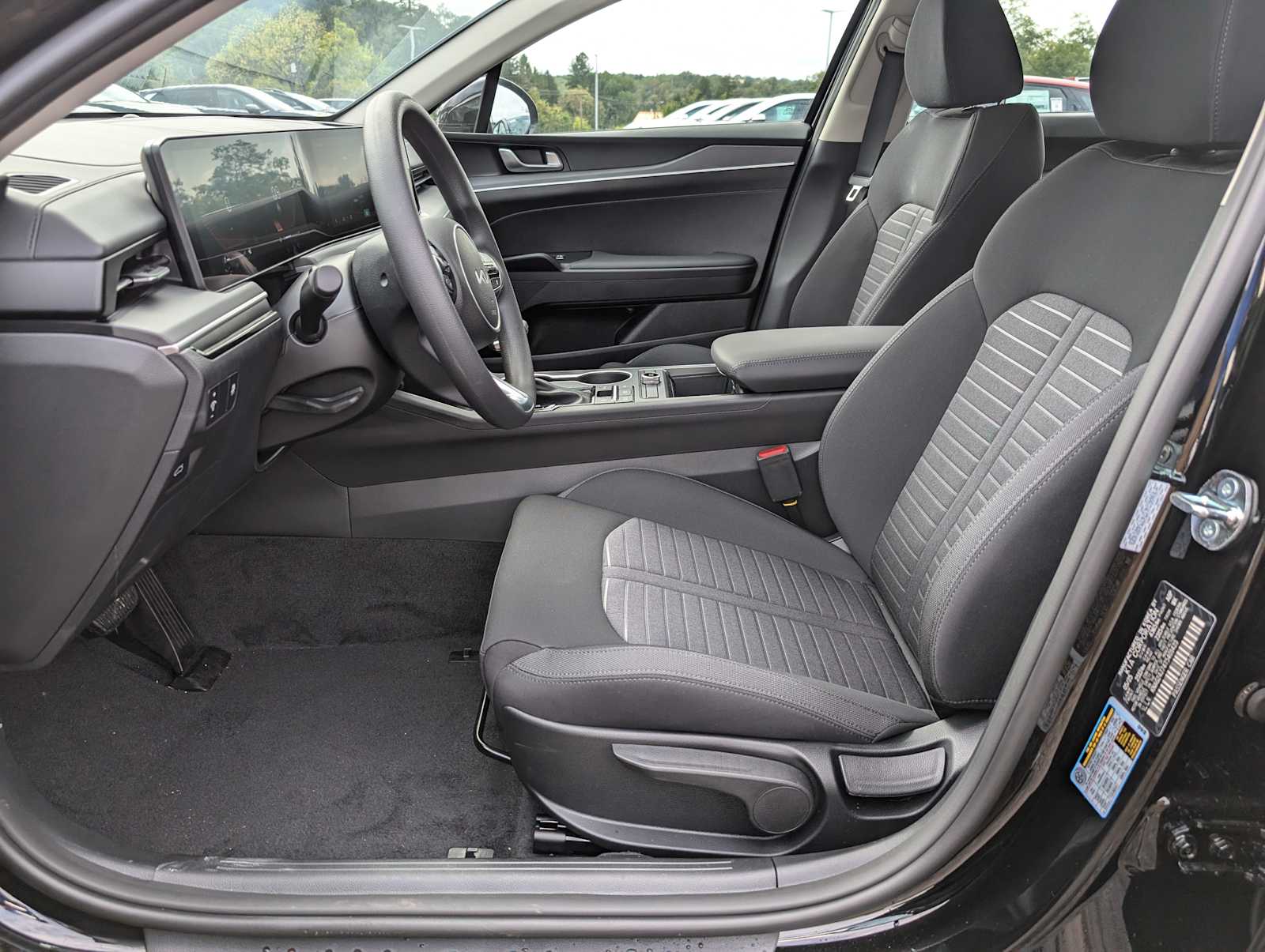 2026 Kia K5 LXS photo 4